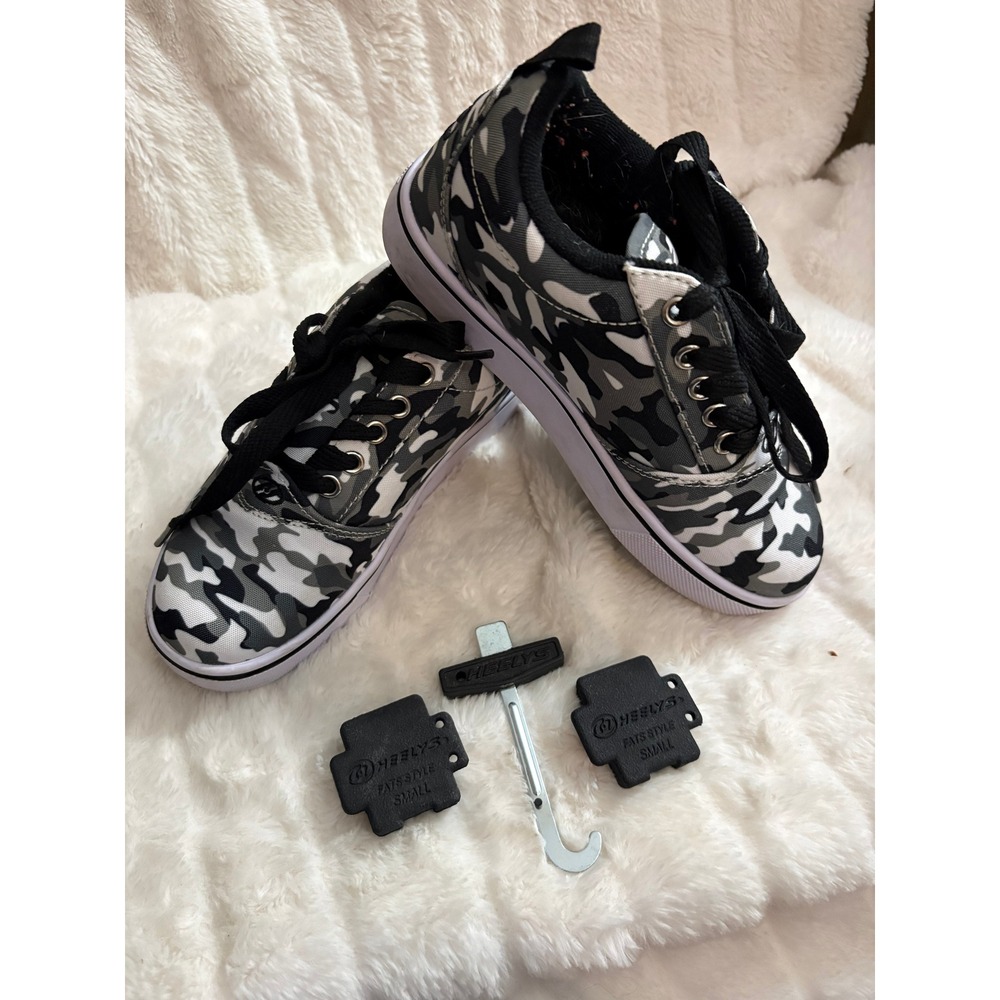 Heelys Pro 20 Print Camo Wheeled Skate Shoes Youth 2 Grey Black White HES10336